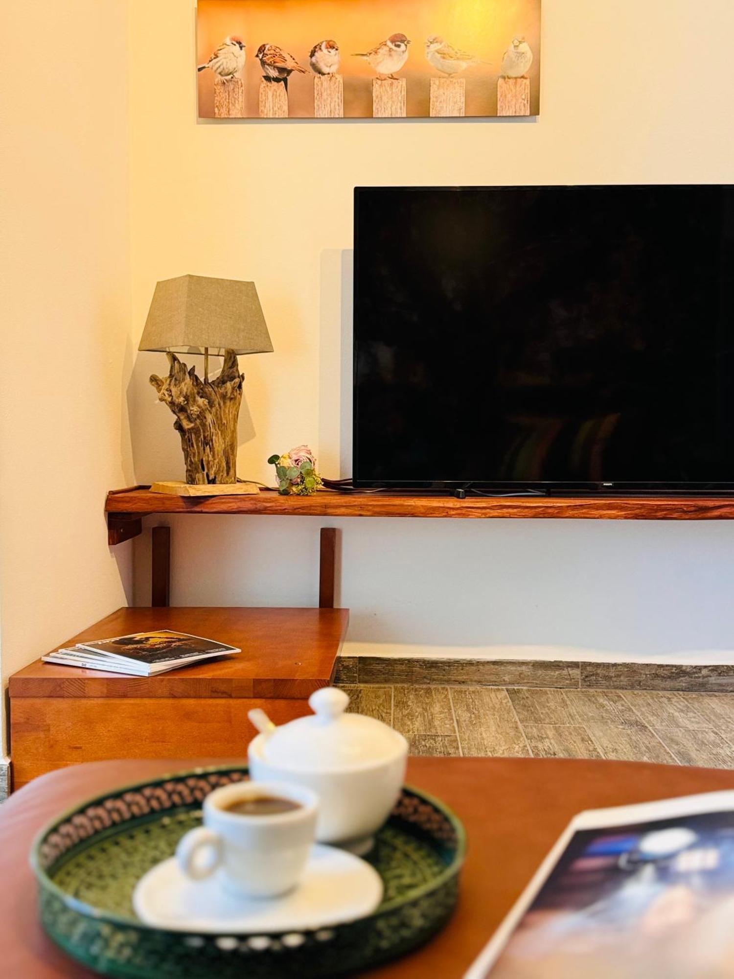 Apartment With A Terrace Forest Home Lullula Veprinac 外观 照片