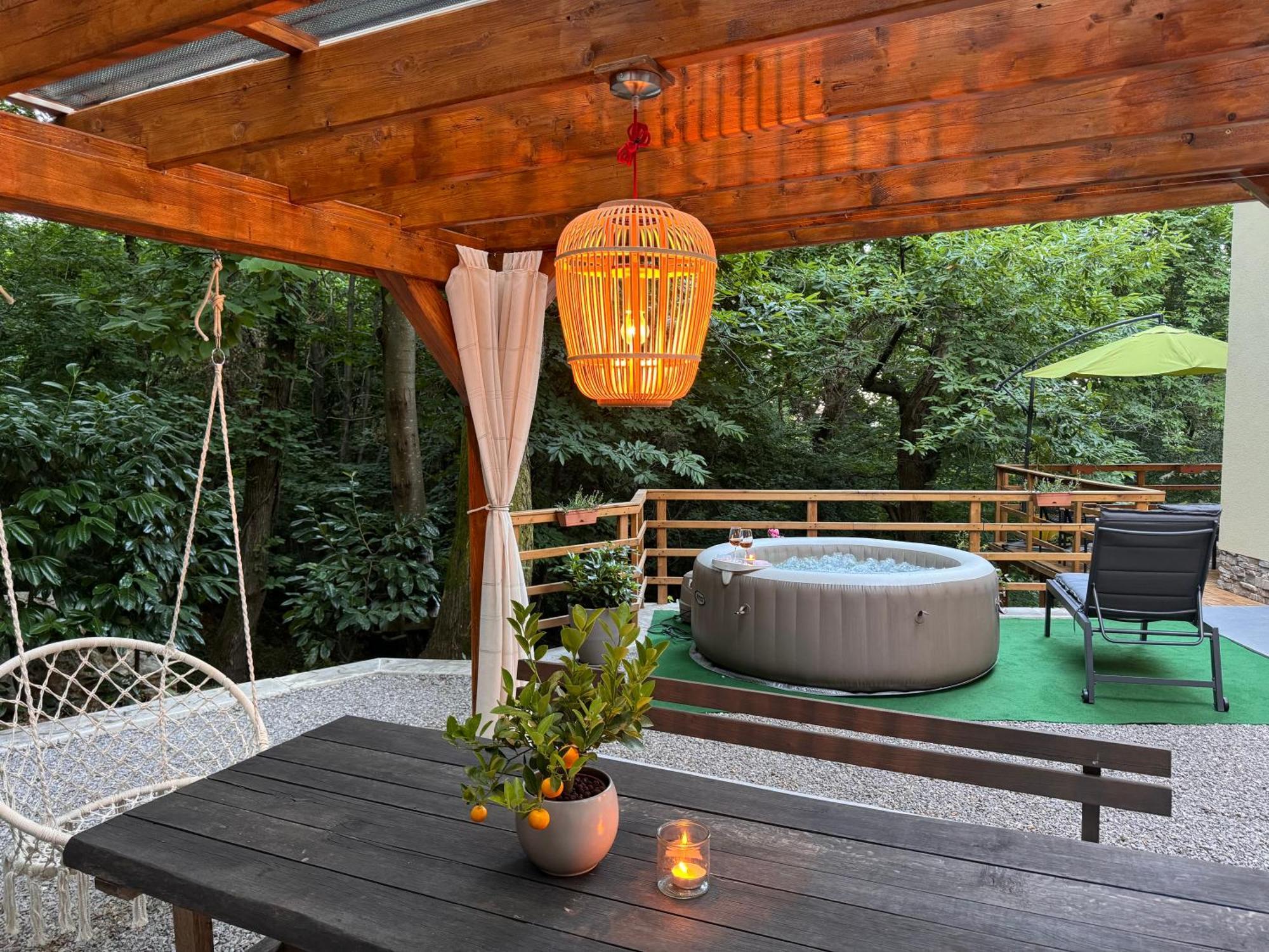 Apartment With A Terrace Forest Home Lullula Veprinac 外观 照片